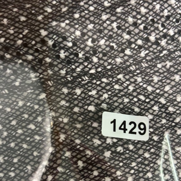 Lululemon Women’s Full Zip Hit It Jacket Frozen Fizz White Black Size 8 - Picture 12 of 13